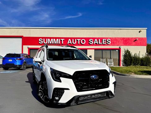 Used 2024 Subaru Ascent Limited AWD/4WD image 2