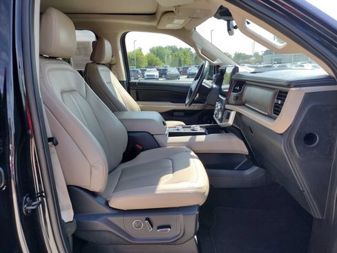 Used 2024 Ford Expedition Limited AWD/4WD image 13
