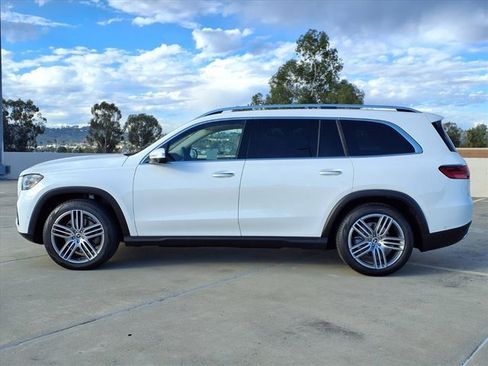 Used 2025 Mercedes-Benz GLS 450 4MATIC image 24