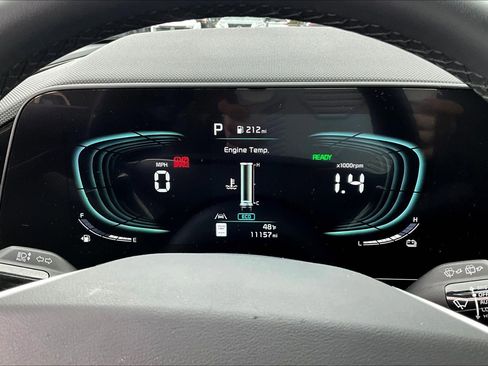 Used 2023 Kia Niro EX image 12