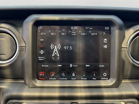 Used 2022 Jeep Gladiator Overland w/ Popular Equipment Package AWD/4WD image 18