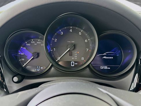 New 2026 Porsche Macan AWD/4WD image 15