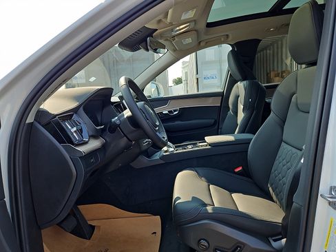 New 2026 Volvo XC90 B5 Core AWD/4WD image 11
