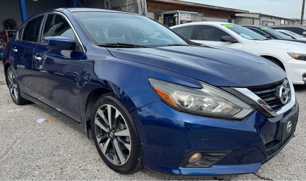 Used 2017 Nissan Altima 2.5 SR FWD image 5