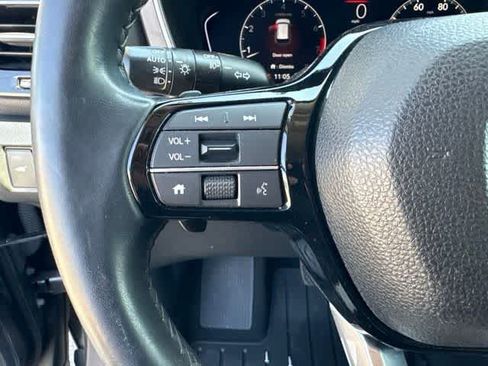 Used 2025 Honda Pilot EX-L image 12