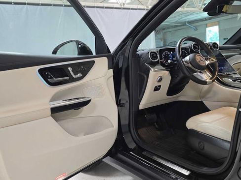 Used 2023 Mercedes-Benz GLC 300 4MATIC image 19