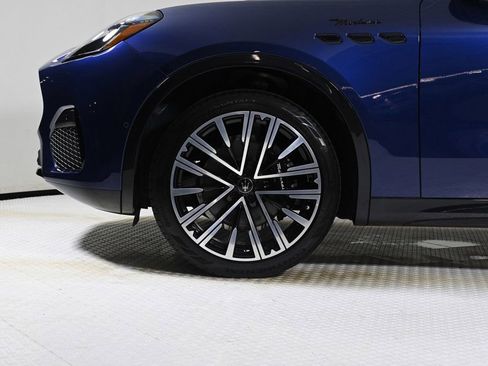 Used 2025 Maserati Grecale Modena image 25