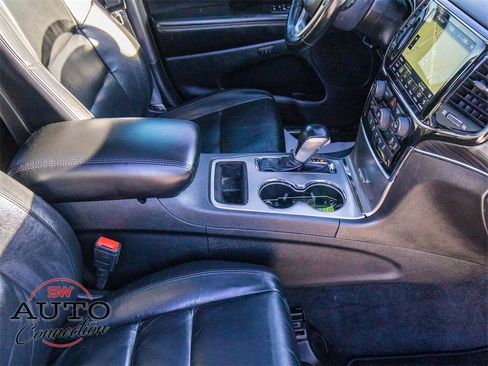 Used 2022 Jeep Grand Cherokee Limited w/ Trailer Tow Group IV image 21