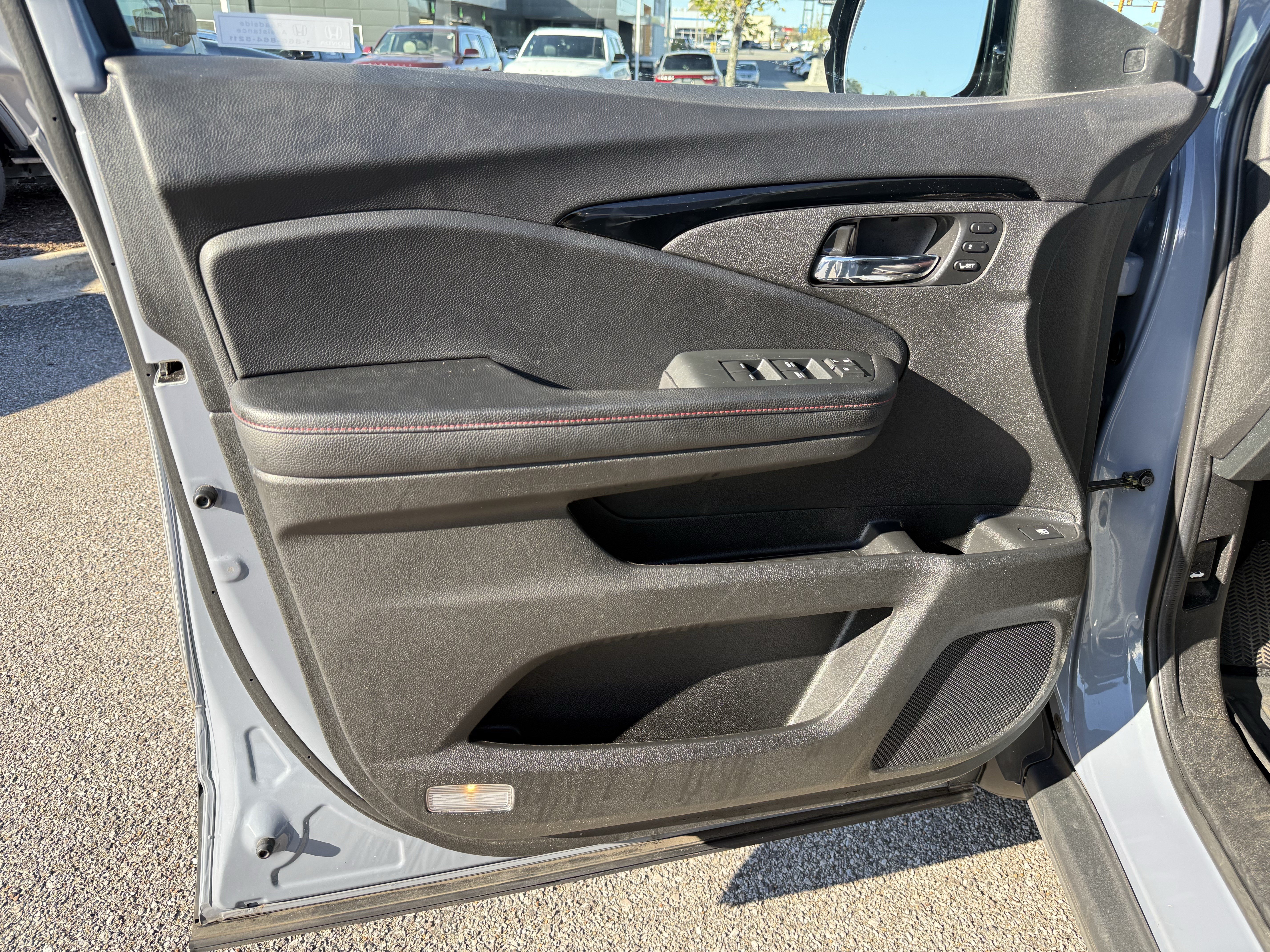 Used 2022 Honda Ridgeline Black Edition image 14