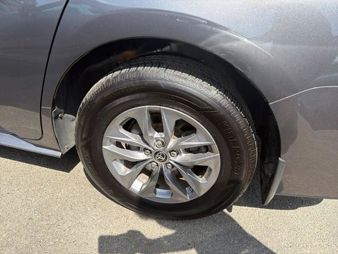 Used 2021 Toyota Sienna XLE FWD image 29