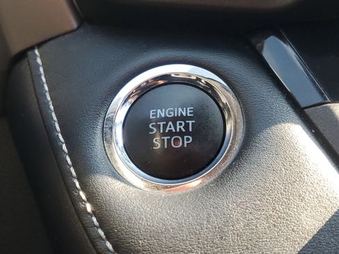 Used 2018 Toyota RAV4 XLE image 31