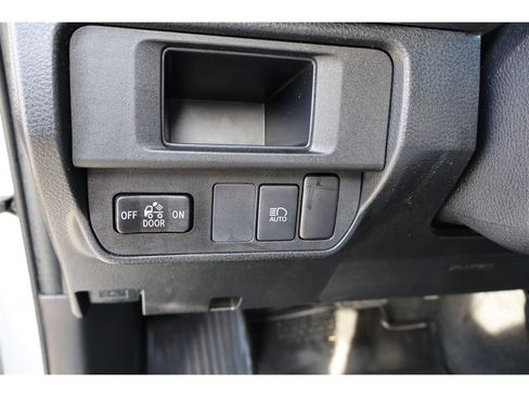 Used 2019 Toyota Tacoma SR5 image 23