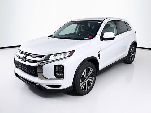 Used 2024 Mitsubishi Outlander Sport SE image 4