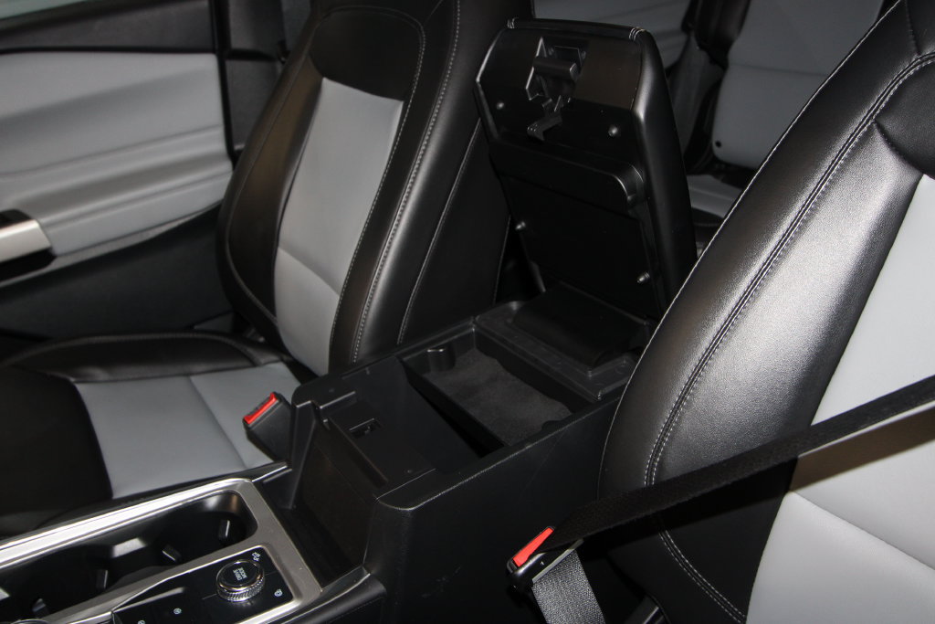 Used 2023 Ford Explorer XLT w/ Equipment Group 202A AWD/4WD image 20
