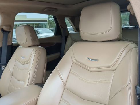 Used 2018 Cadillac XT5 Platinum image 10