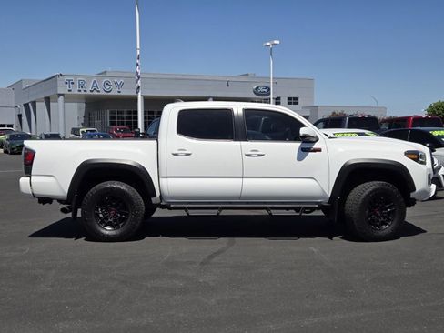 Used 2020 Toyota Tacoma TRD Pro AWD/4WD image 3