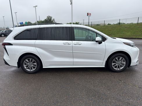 Certified 2025 Toyota Sienna XLE w/ XLE Plus Package AWD/4WD image 6