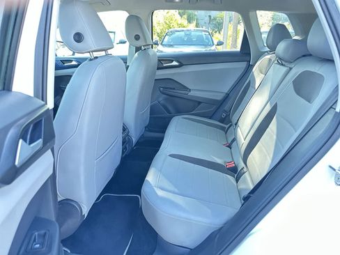 Used 2023 Volkswagen Taos SE w/ Panoramic Sunroof Package AWD/4WD image 15