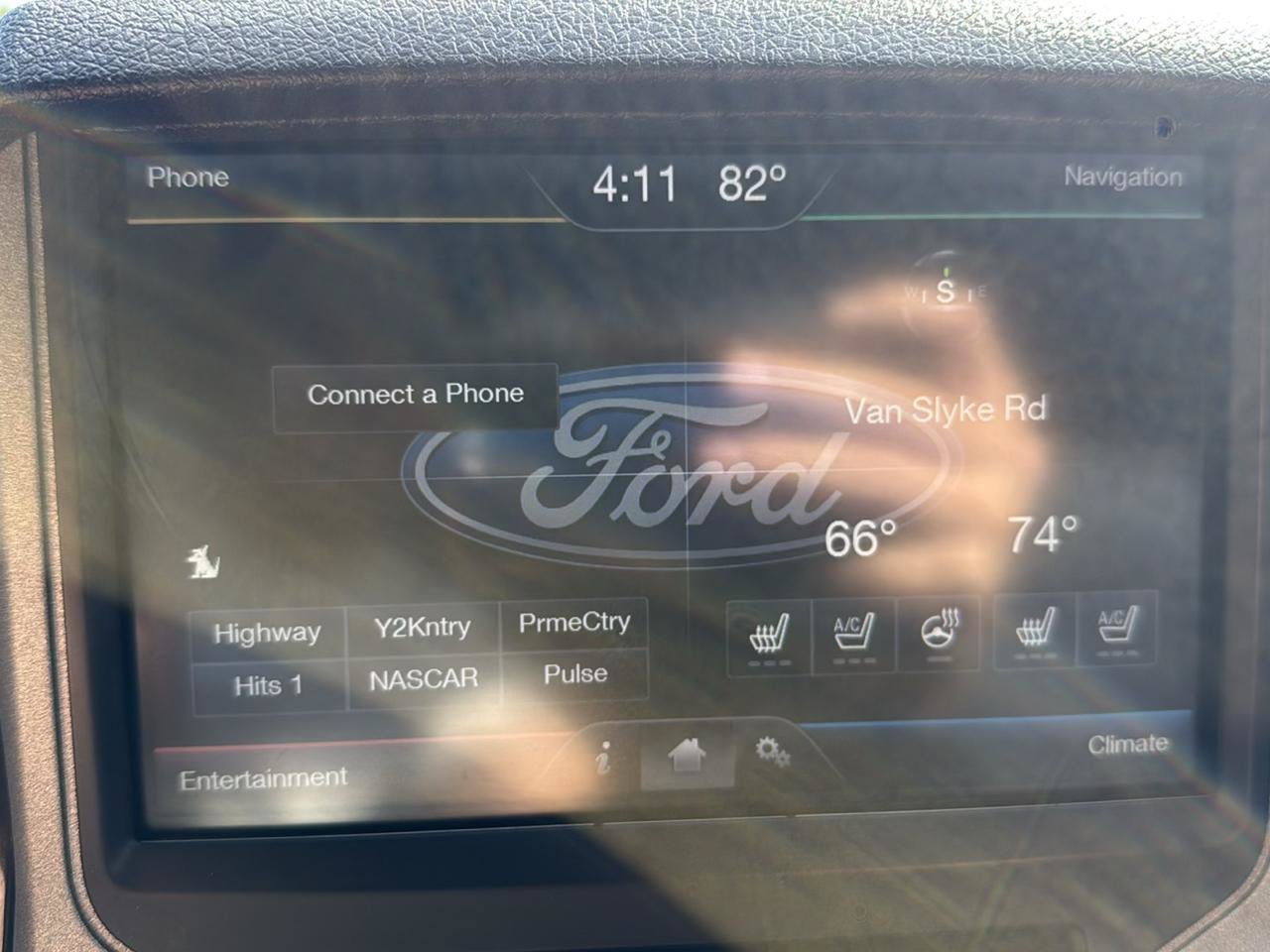 Used 2015 Ford F250 Platinum w/ Platinum Package AWD/4WD image 23