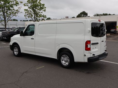 Used 2021 Nissan NV 2500 SV w/ Back Door Glass Package RWD image 9