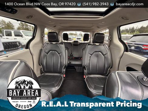 Used 2023 Chrysler Pacifica Limited FWD image 17