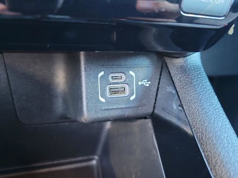 Used 2024 Jeep Compass Limited image 32