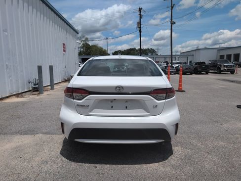 Used 2022 Toyota Corolla LE FWD image 7