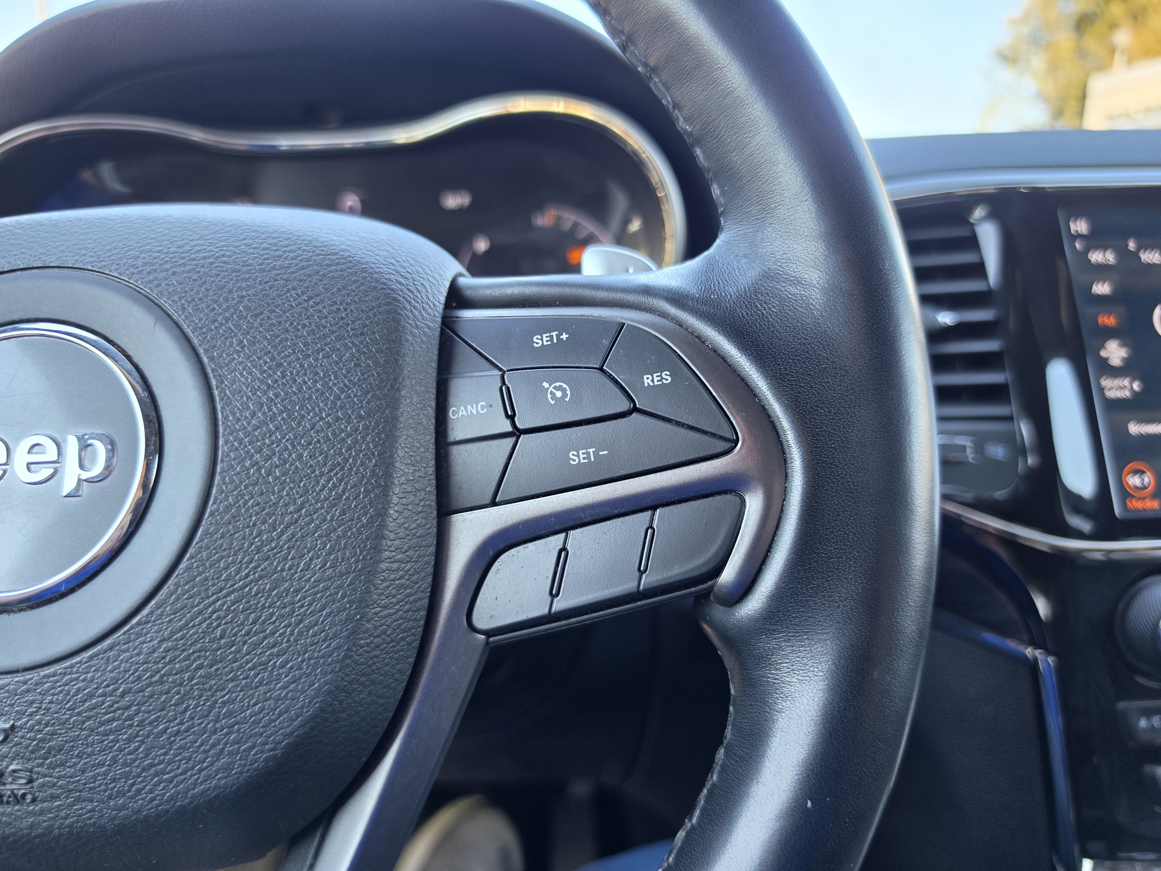 Used 2021 Jeep Grand Cherokee Limited X AWD/4WD image 21