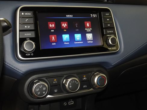 New 2025 Nissan Versa SV w/ Trunk Package image 23