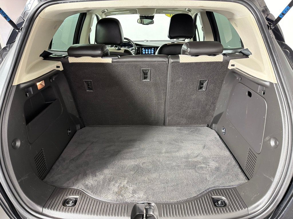 Used 2020 Buick Encore Preferred AWD/4WD image 21