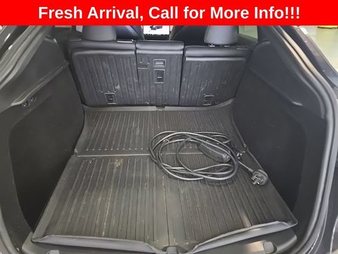 Used 2024 Tesla Model Y Long Range AWD/4WD image 23