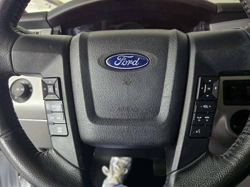 Used 2017 Ford Expedition XLT w/ Equipment Group 202A RWD image 31