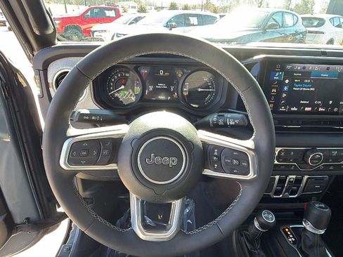 Used 2025 Jeep Wrangler Sahara w/ Safety Group image 26