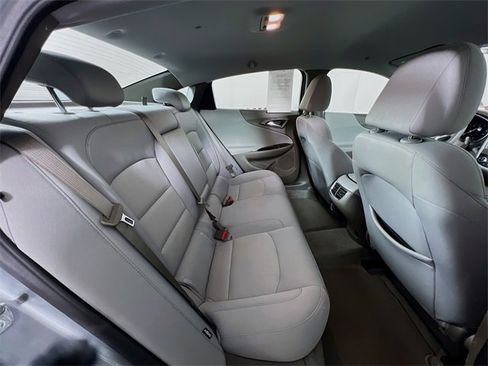 Used 2025 Chevrolet Malibu LT image 38