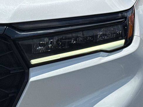 Certified 2025 Honda Pilot Sport image 10