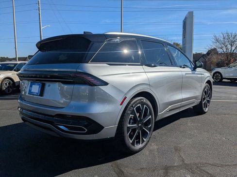 New 2026 Lincoln Nautilus Reserve image 5