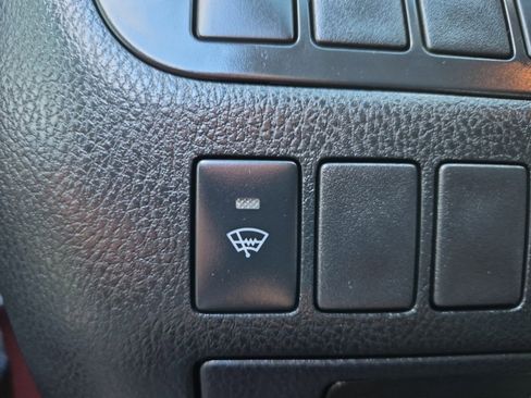 Used 2019 Toyota Highlander XLE image 22