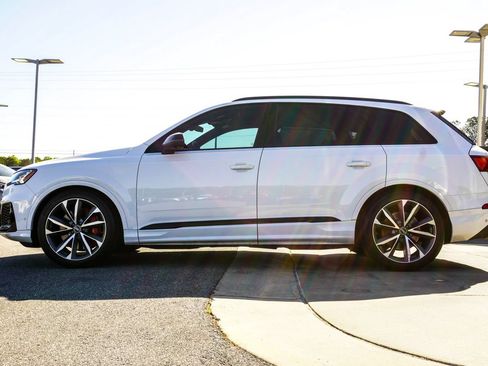Used 2023 Audi SQ7 Prestige AWD/4WD image 9