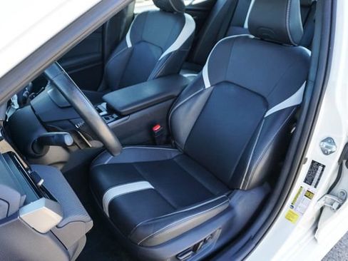 Used 2025 Toyota Camry SE FWD image 14