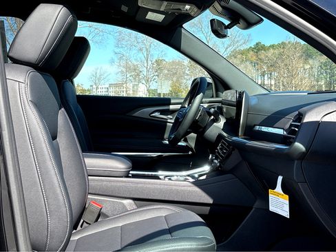 New 2026 Chevrolet Traverse LT w/ Driver Confidence Package image 8