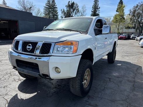 Used 2004 Nissan Titan SE image 6