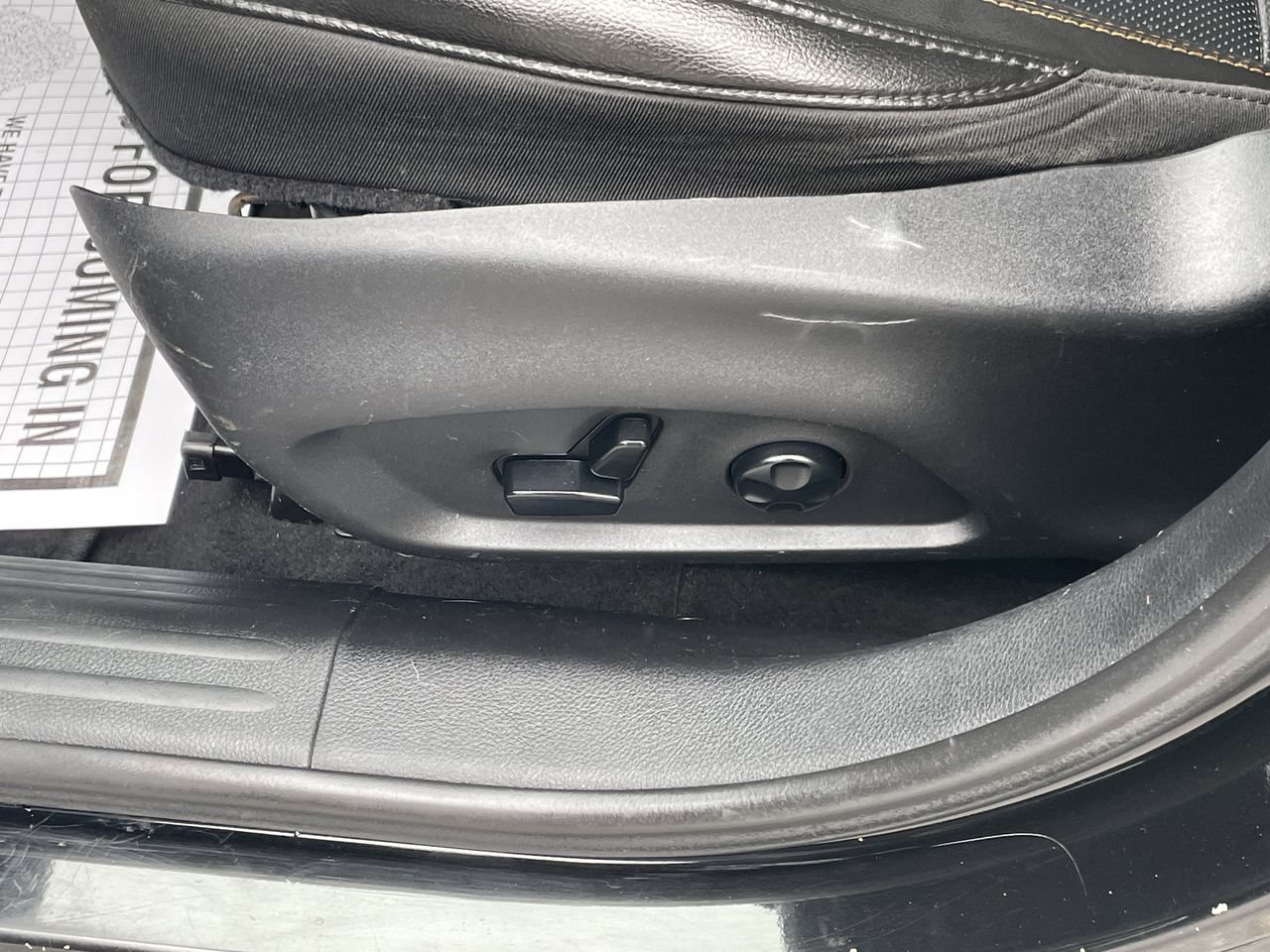 Used 2018 Jeep Compass Limited w/ Navigation Group AWD/4WD image 28