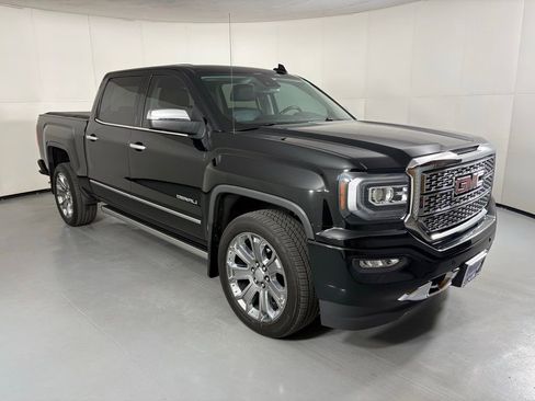 Used 2018 GMC Sierra 1500 Denali w/ Denali Ultimate Package AWD/4WD image 2