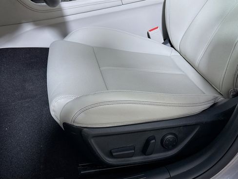 Used 2023 Genesis G70 2.0T AWD/4WD image 21