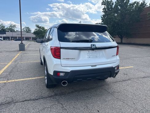 Used 2025 Honda Passport EX-L image 32