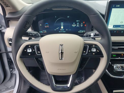 New 2026 Lincoln Corsair Premiere image 16