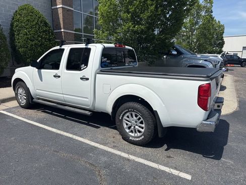 Used 2016 Nissan Frontier SV w/ SV Value Truck Package AWD/4WD image 3