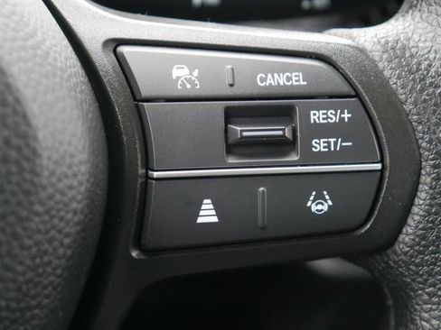 Used 2025 Honda HR-V LX image 24