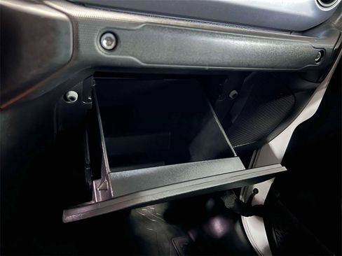 Used 2021 Jeep Gladiator Willys image 32