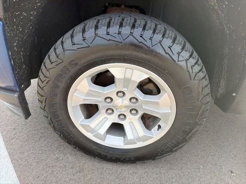 Used 2019 Chevrolet Silverado 1500 LT w/ All Star Edition AWD/4WD image 9